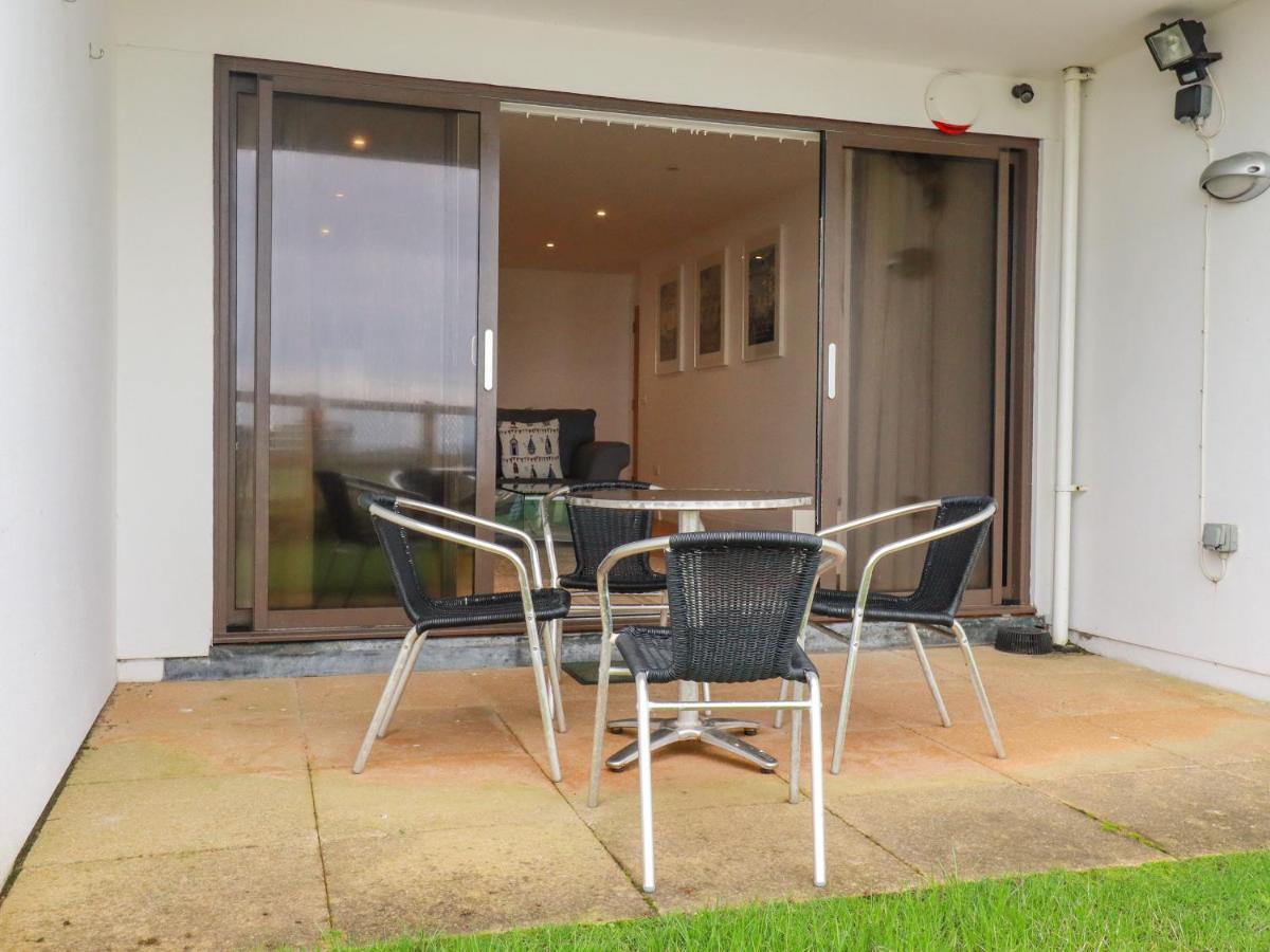 47 Bredon Court * New Quay